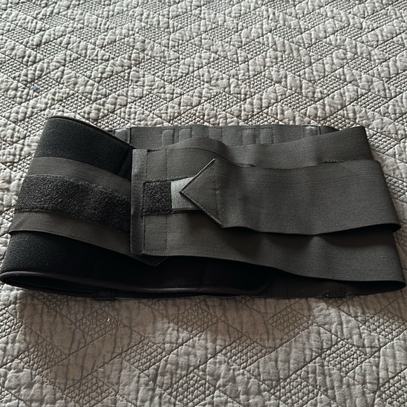 CURAD BACK SUPPORT - Picture 4 of 5